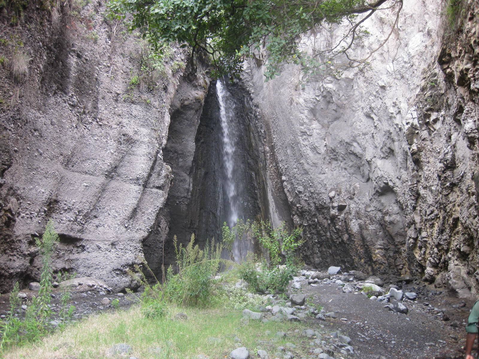 Arusha_National_Park_Tululusia_Waterfalls_33