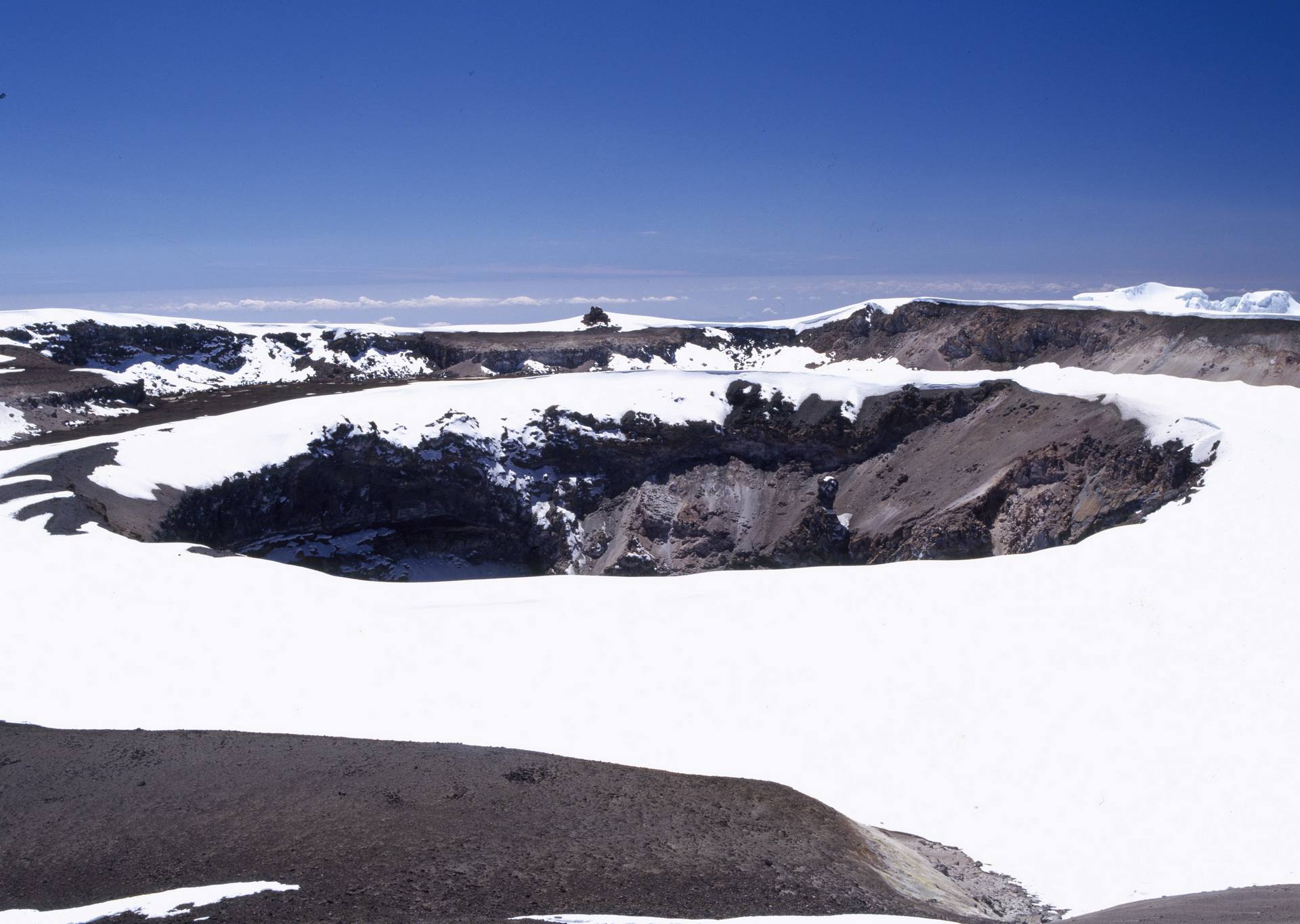 Mount_Kilimanjaro_the_Crater_01